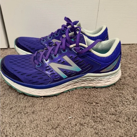 New Balance Women's Athletic Shoes in Purple and White - Picture 3 of 4